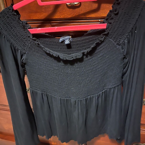American Eagle Black Smocked 3/4 Sleeve Top - Picture 2 of 3